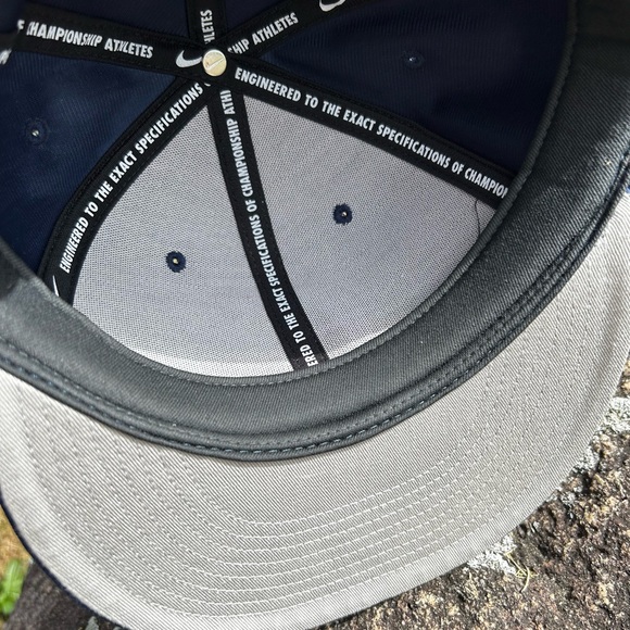NWOT Nike Dri-FIT fitted hat - Picture 4 of 8